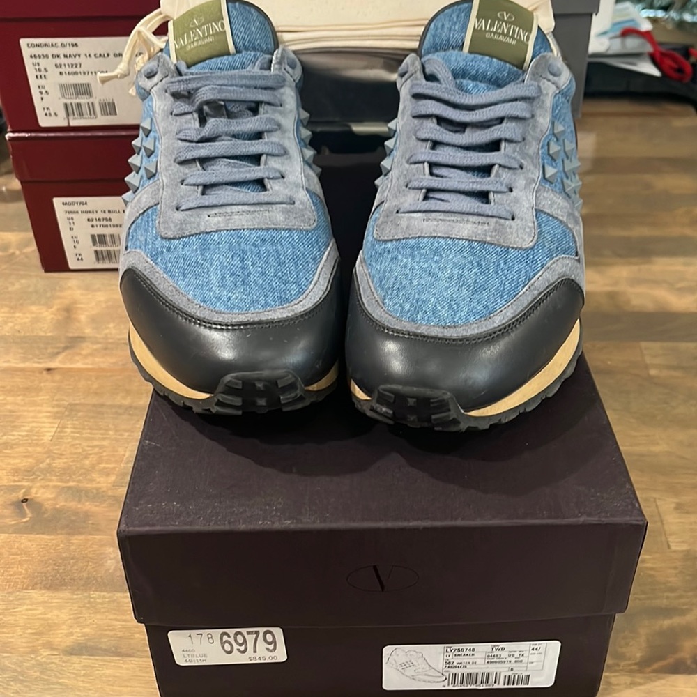 Exquisite Valentino Rock Runner trainer sneakers in denim (eu size 44 =11M)